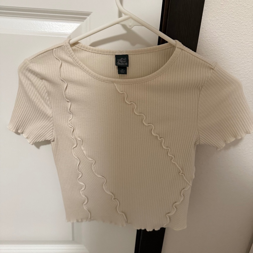 Cream Women’s wild fable short sleeve crop top